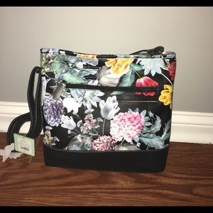 Brand NEW w/tags purse